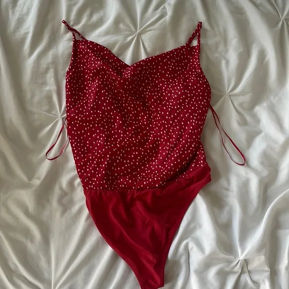 Red and white polka dot cowl neck bodysuit - Picture 2 of 4